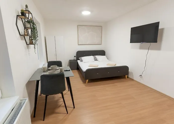 Center - Modern For 2 *